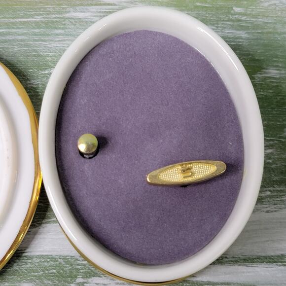 Ardleigh Elliott Our Lady of Fatima Porcelain Music Box Vintage - Picture 9 of 11